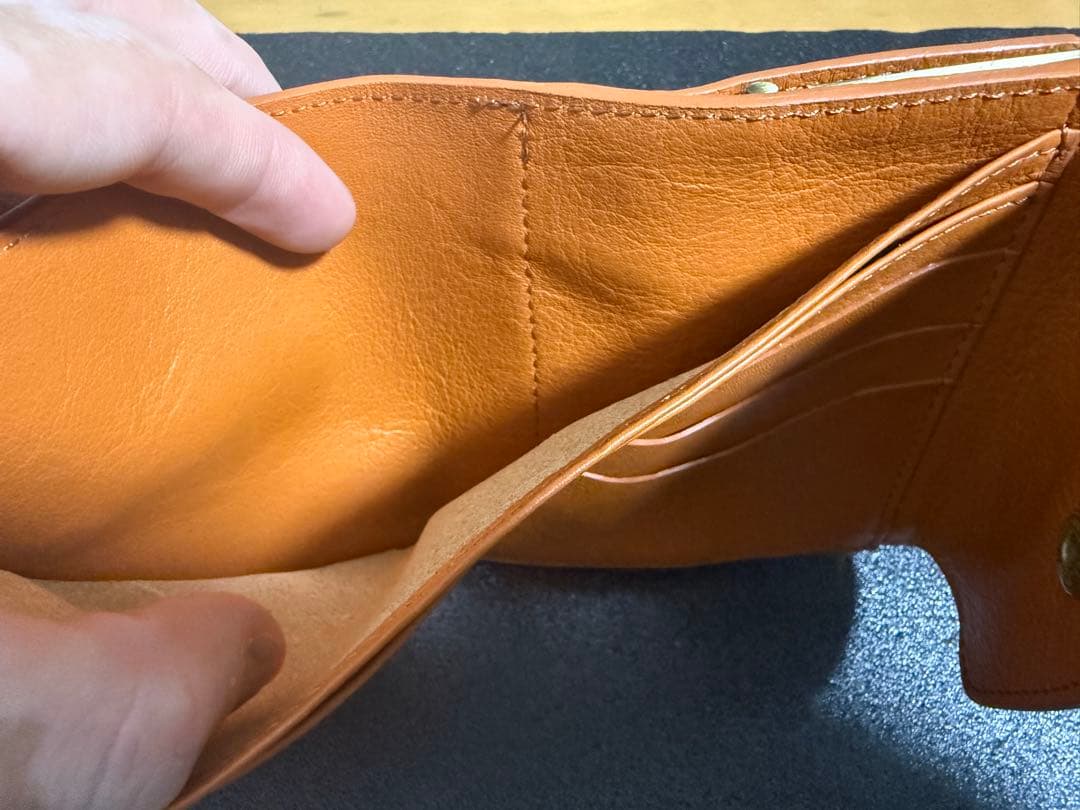 【未使用】イルビゾンテ がま口 二つ折り財布 キャラメル（ヤキヌメ）タグ・袋付