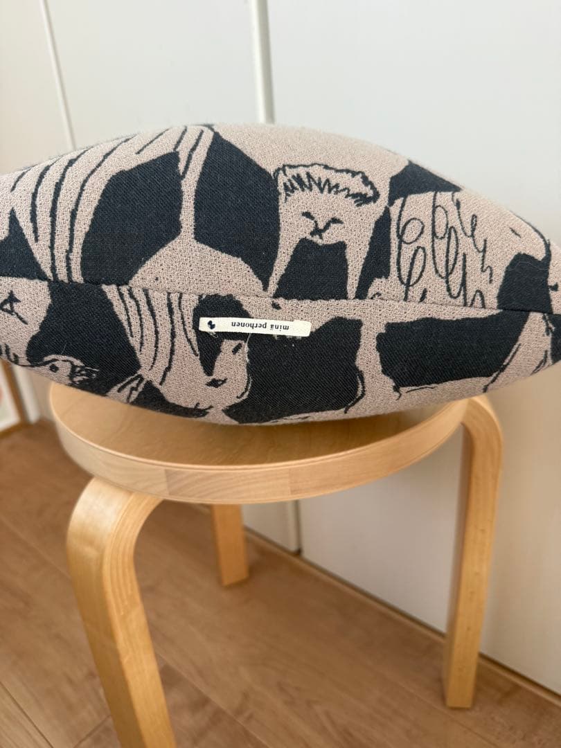 ミナペルホネンの「usagi cushion（うさぎクッション）」