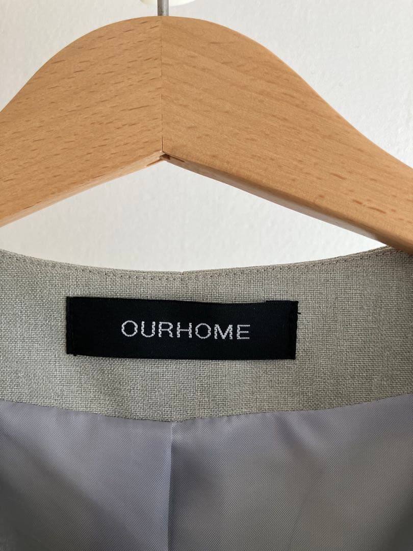 【極美品】OUR きれいめ2WAYペプラムベスト（グレー）卒園・入学式に