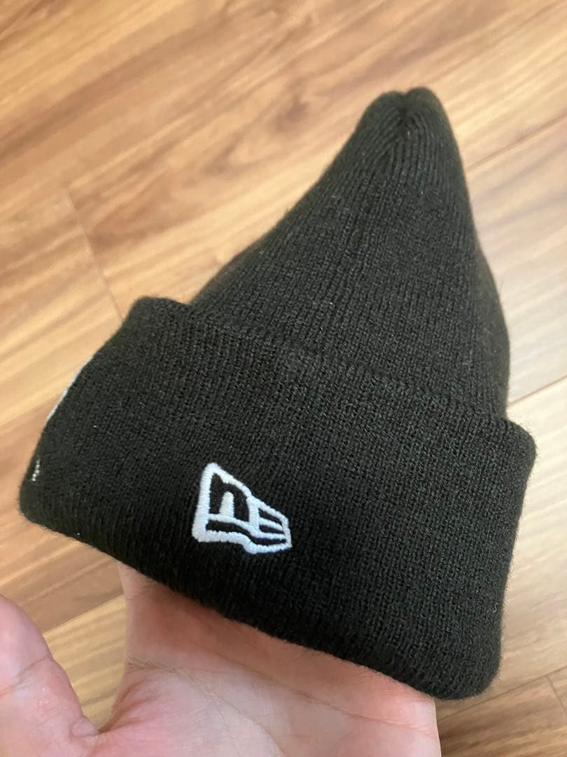 Supreme × New Era® Blackletter Beanie