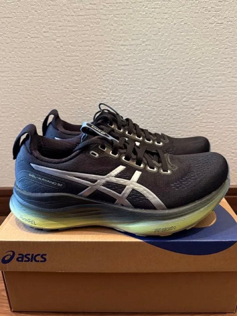 美品 アシックス ゲルカヤノ 32 黒 特別カラー 24㎝