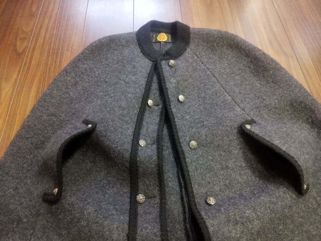 希少♪オーストリア製 ヴィンテージ ケープコート シルバーボタン 70年