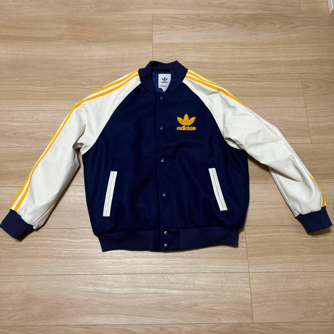 adidas originals ボンバージャケット ブルー×ホワイト