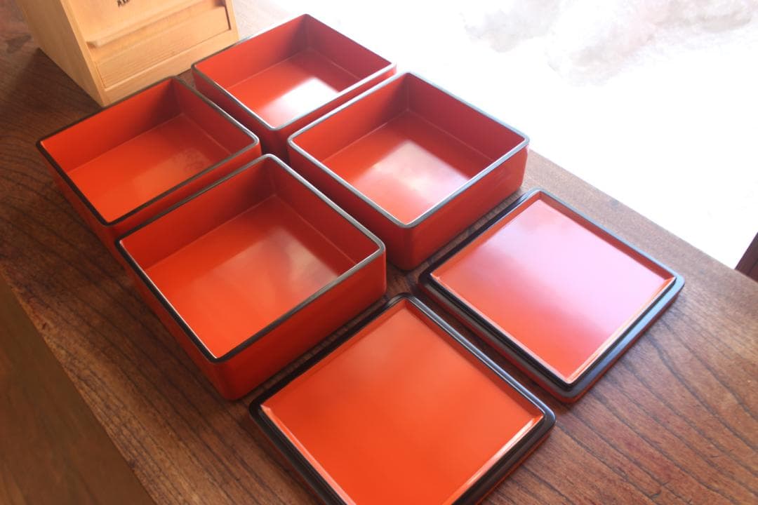 デッドストック！極上朱漆の美しい小ぶり四段重箱（検輪島塗懐石道具お重菓子重