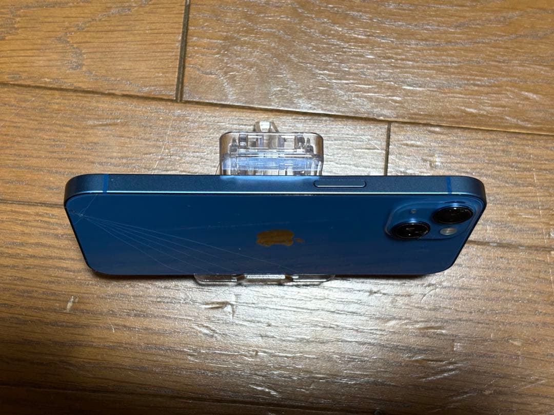 ちょう　Apple iPhone 13 本体128GB 背面ひび割れ有