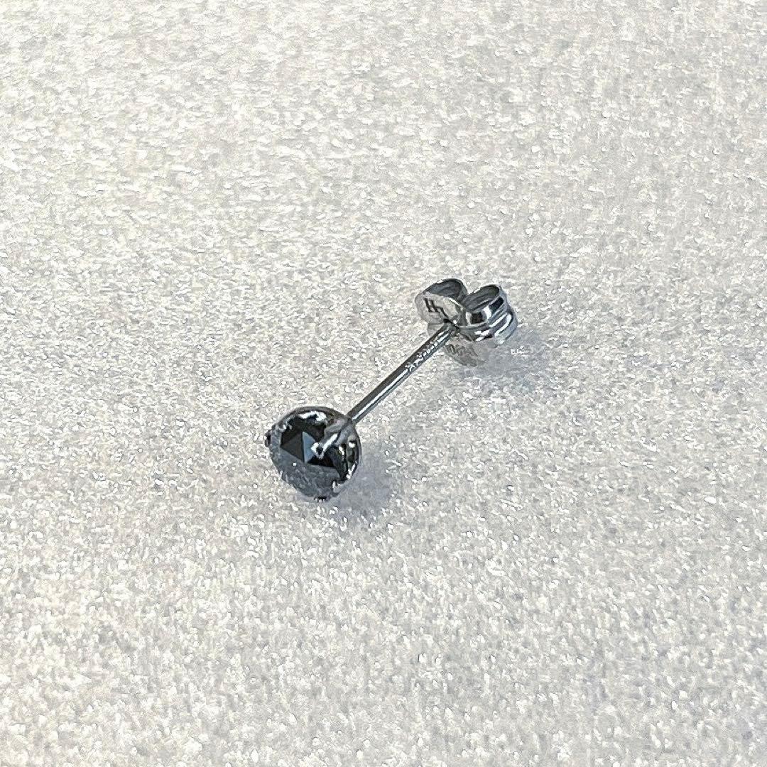ライオンハート プラチナ ブラック ダイヤモンド ピアス Mサイズ 0.25ct