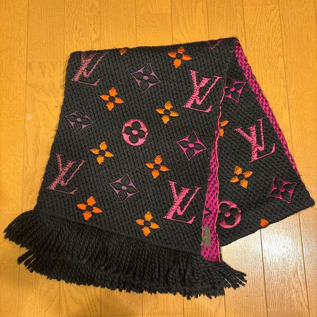 LOUIS VUITTON マフラー 黒/オレンジ／ピンク　［値下げ］