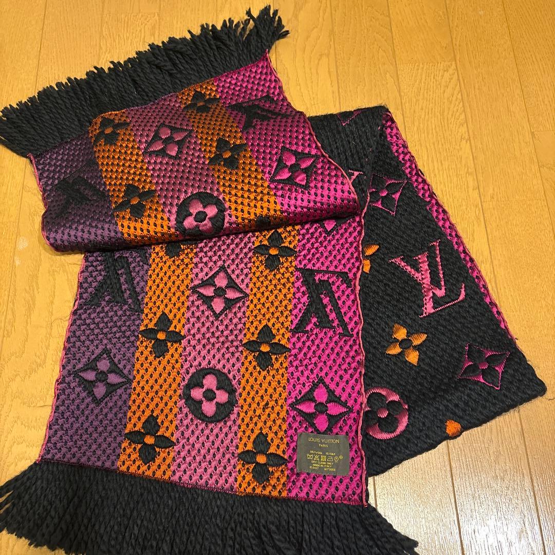 LOUIS VUITTON マフラー 黒/オレンジ／ピンク　［値下げ］