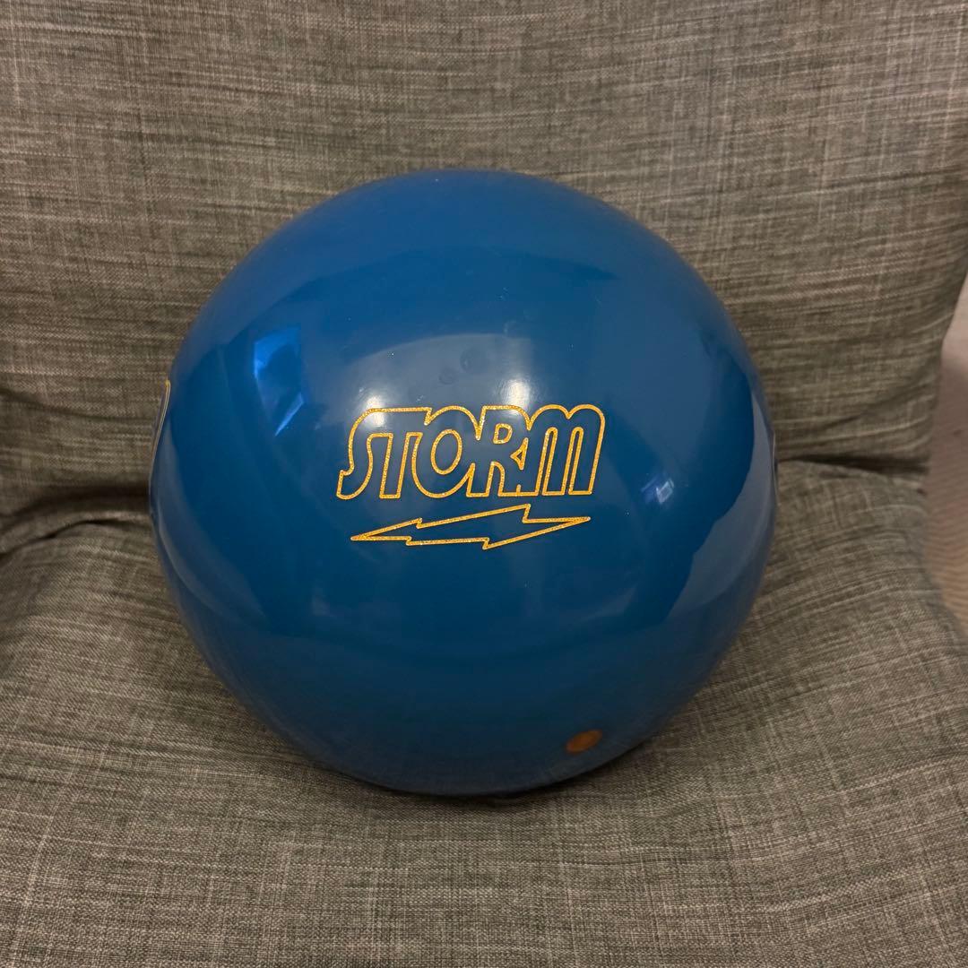 【新品】ION ボウリングボール STORM ストーム アイオンプロソリッド