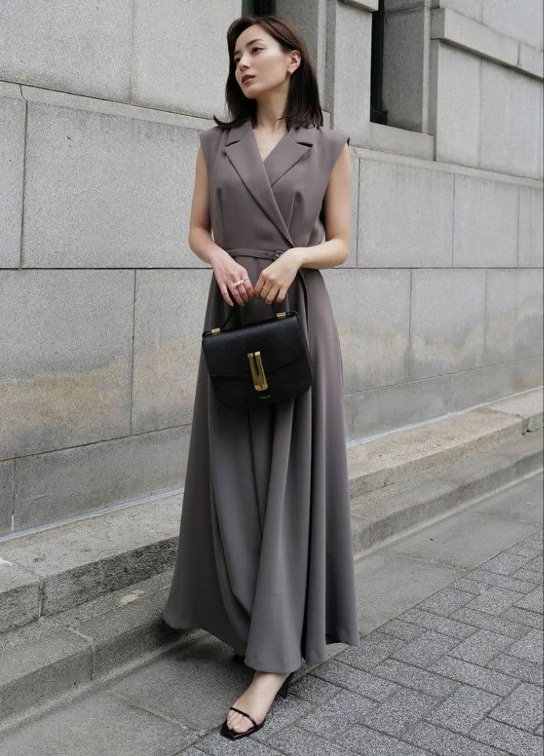 anuans　アニュアンス　ダブルサテンテーラードフレアワンピース