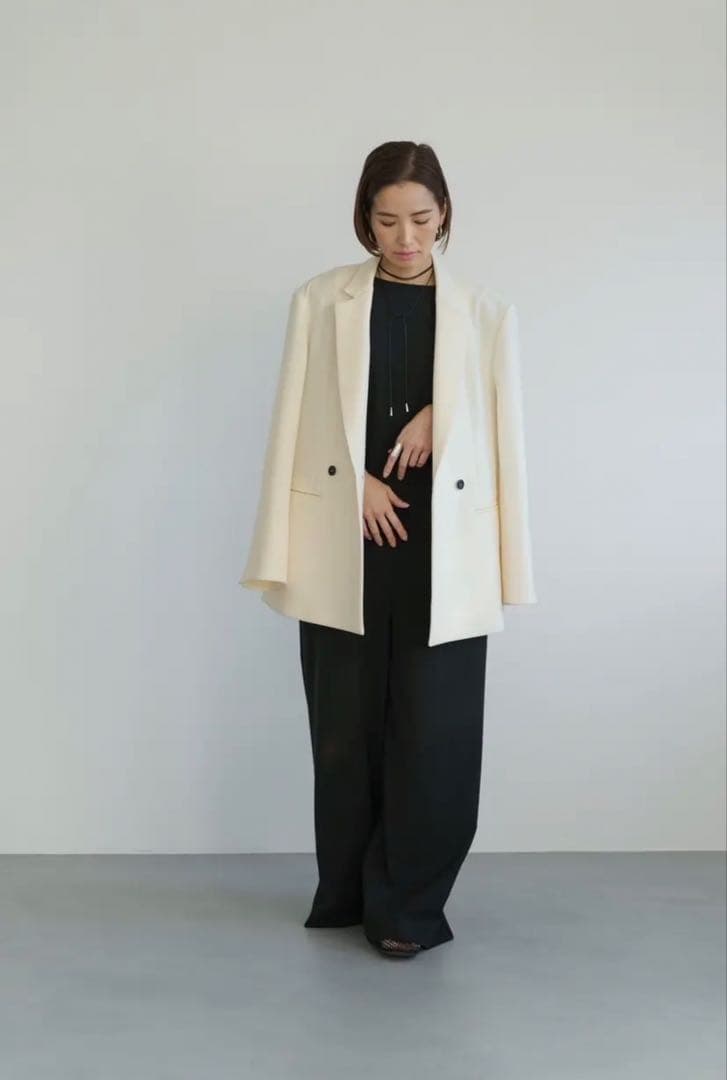 roughlow jacket White 新品