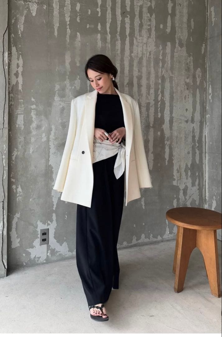 roughlow jacket White 新品