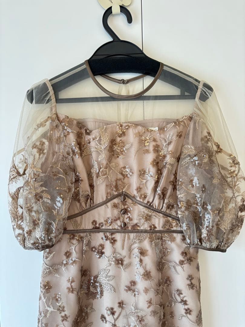 Leja フラワーディテールパフスリーブ ワンピースドレス結婚式二次会成人式