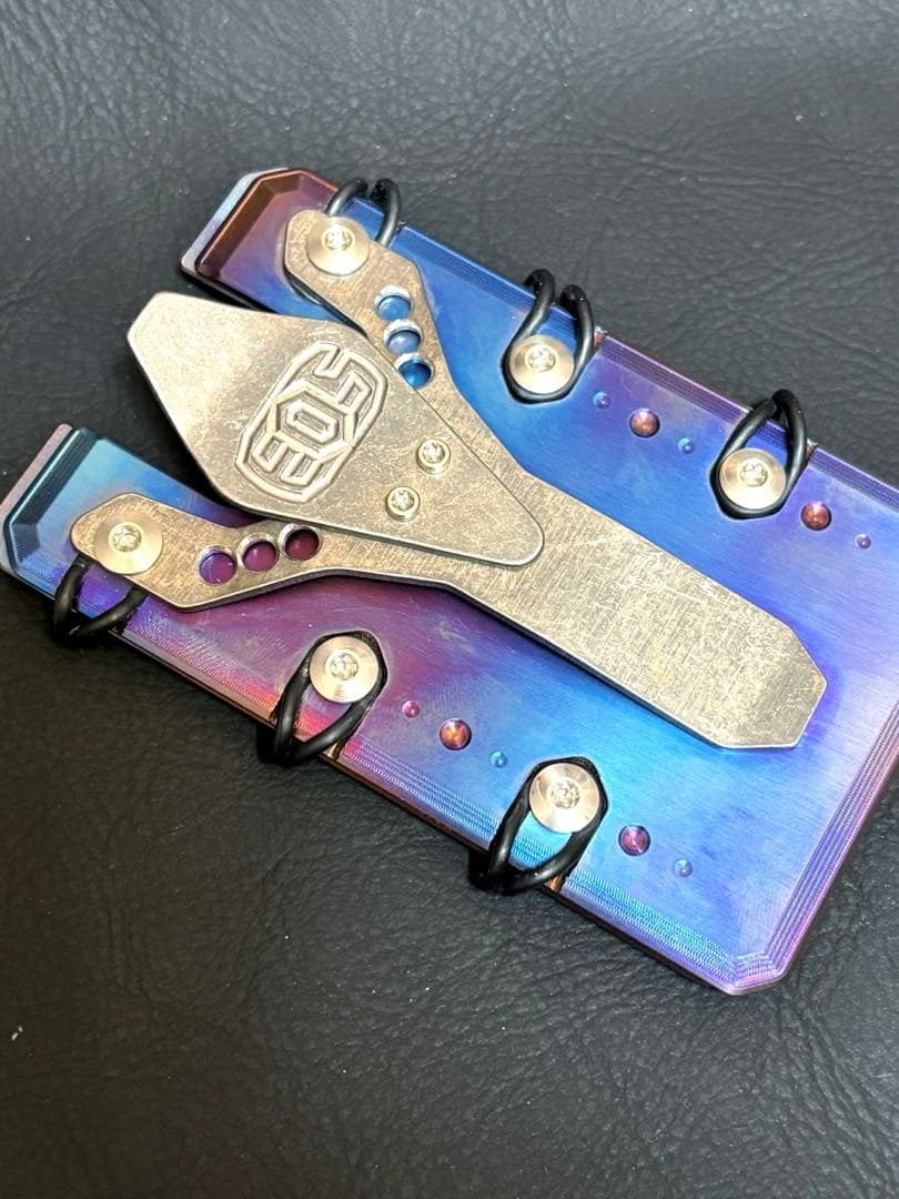 ミリタリー　EOS チタンウォレット 2.0 アルマイト加工