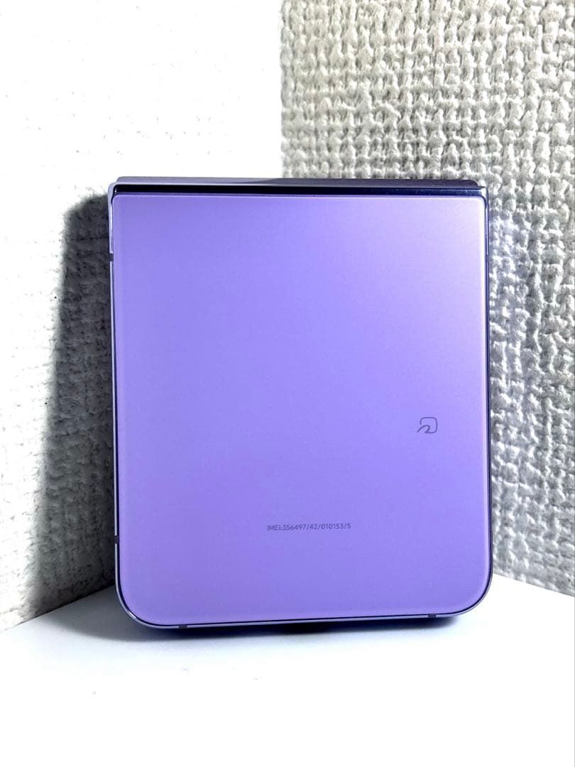 Galaxy Z Flip4 CASETiFY付き