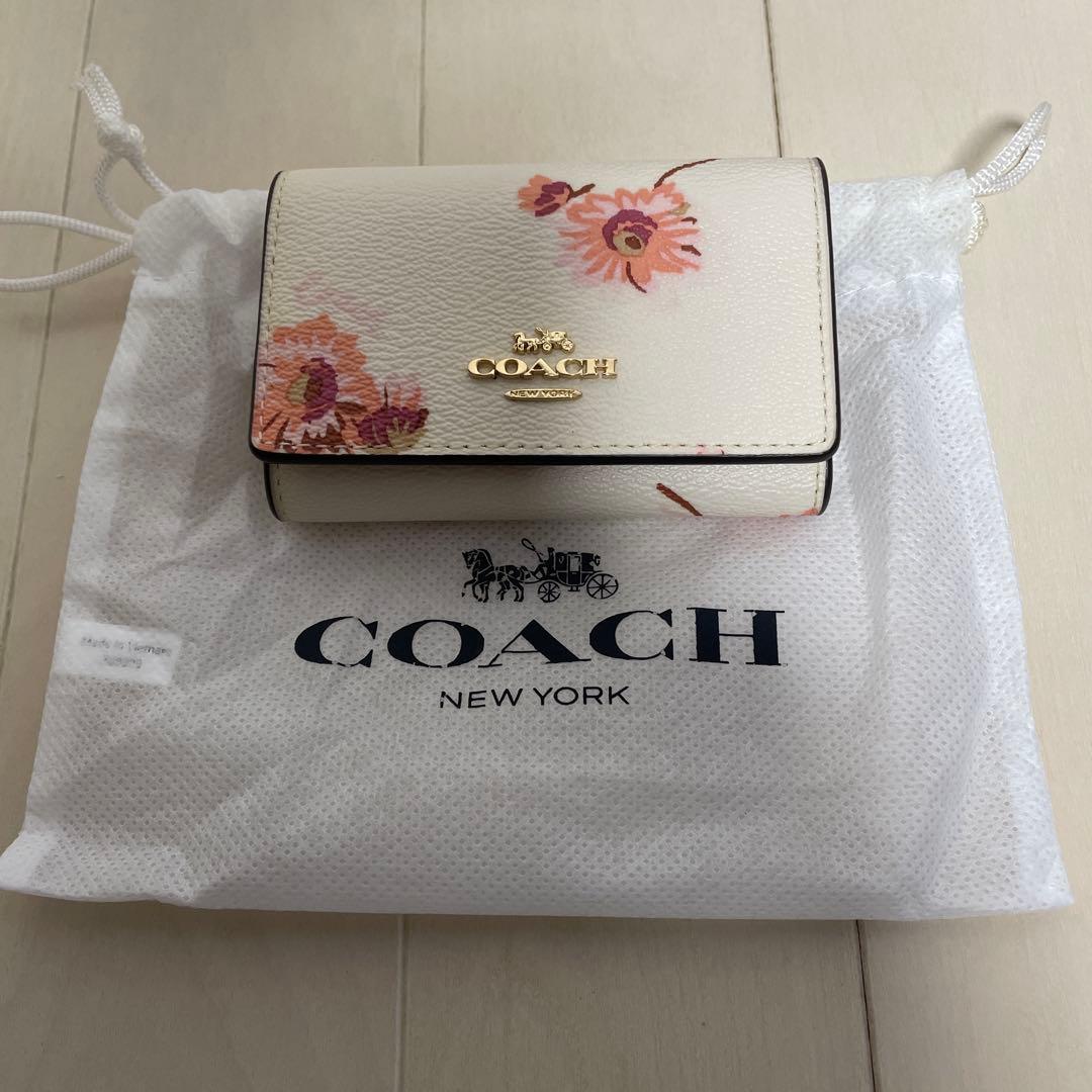 コーチ　キーケース　未使用品