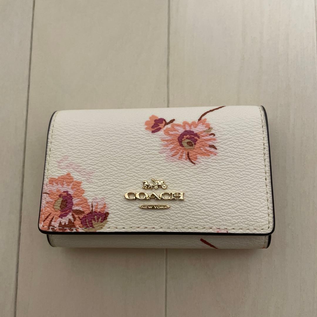 コーチ　キーケース　未使用品