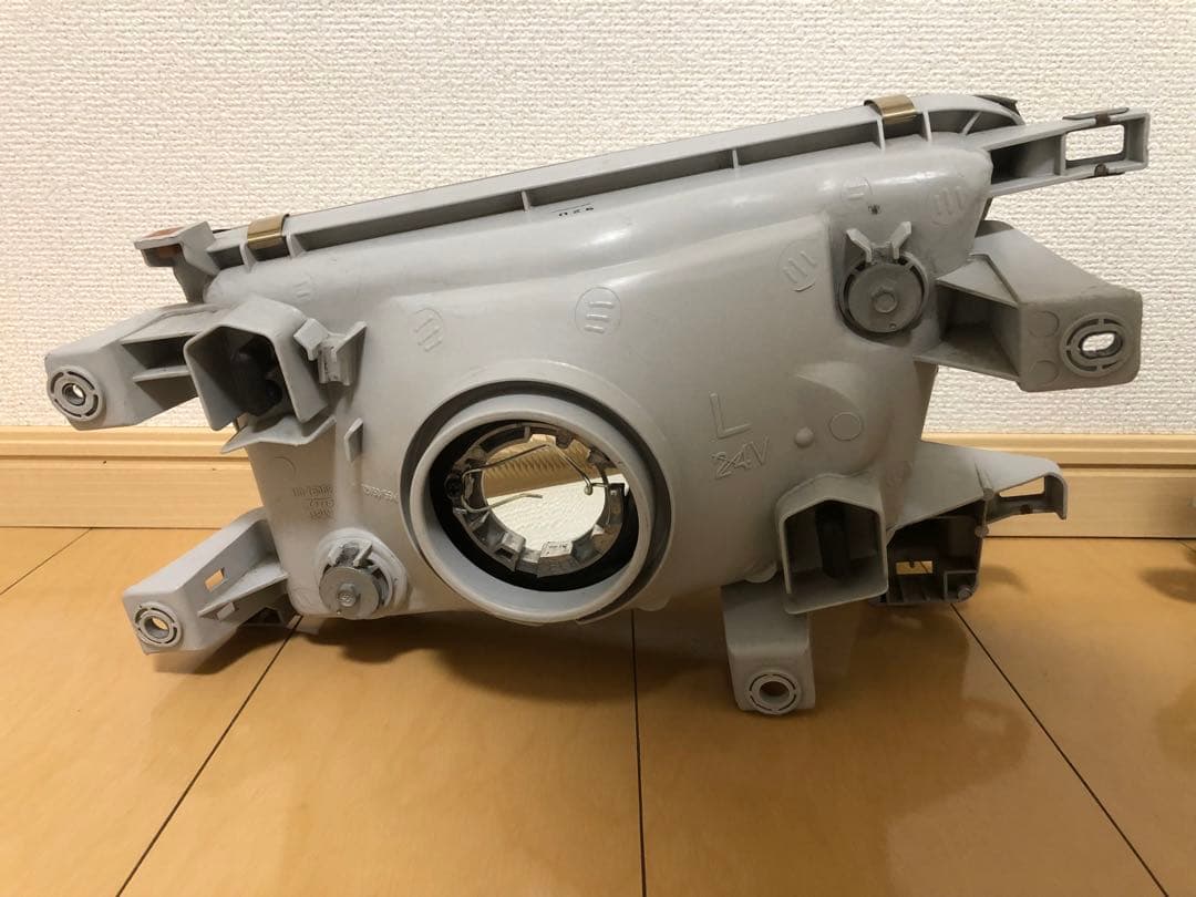 o*i様 ハイラックスサーフ 180 185 前期 純正ヘッドライト 左右セット