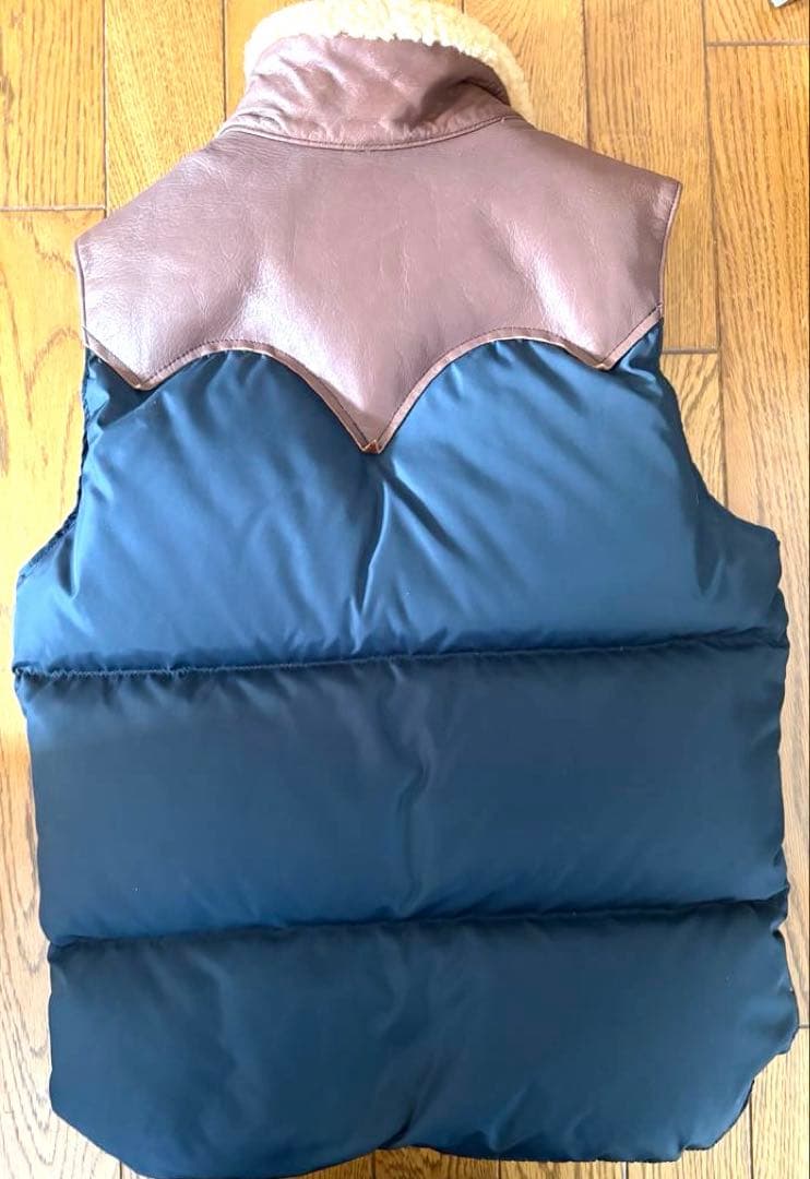 ロッキーマウンテンRocky Mountain Featherbedダウンベスト