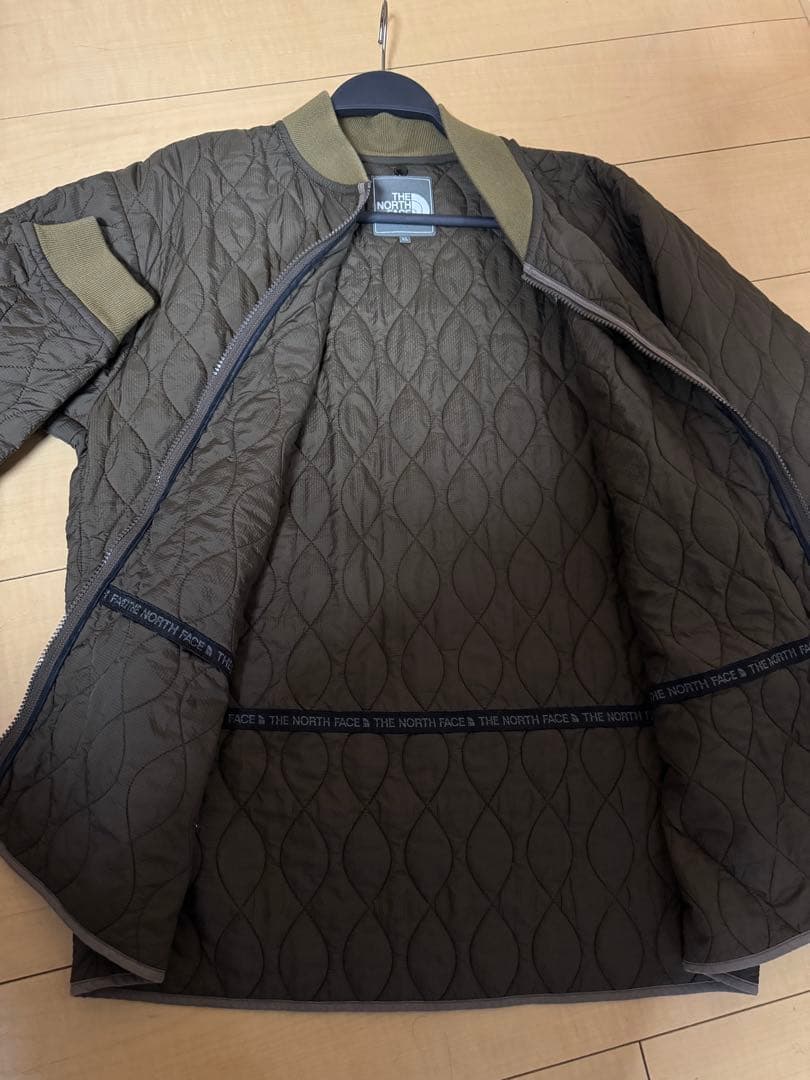 THE NORTH FACE フード付きウェア 木の模様