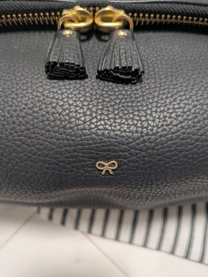 アニヤハインドマーチ　マキシジップサッチェル　ブラック　2way クロスボディ