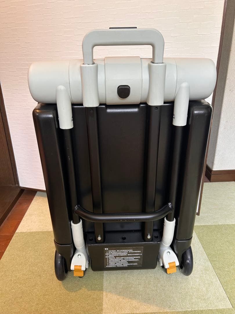 乗れる キャリーケース スーツケース 40L ホワイト（タイヤストッパー付き）