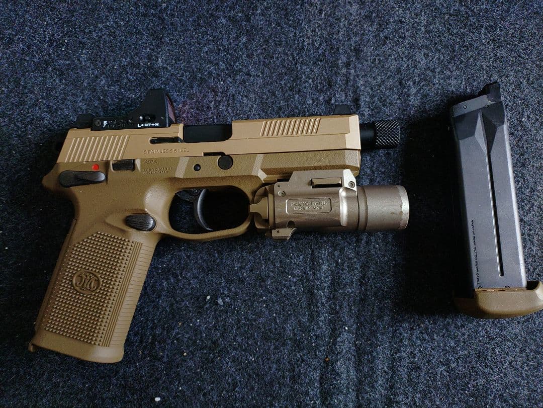 FN FNX-45 Tactical FDE タクティカルライト付き