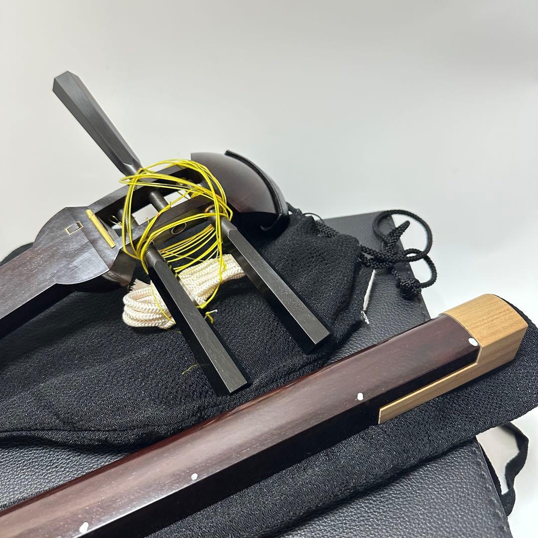 て*ん様 高級三味線　ハードケース付き　和楽器　付属品あり