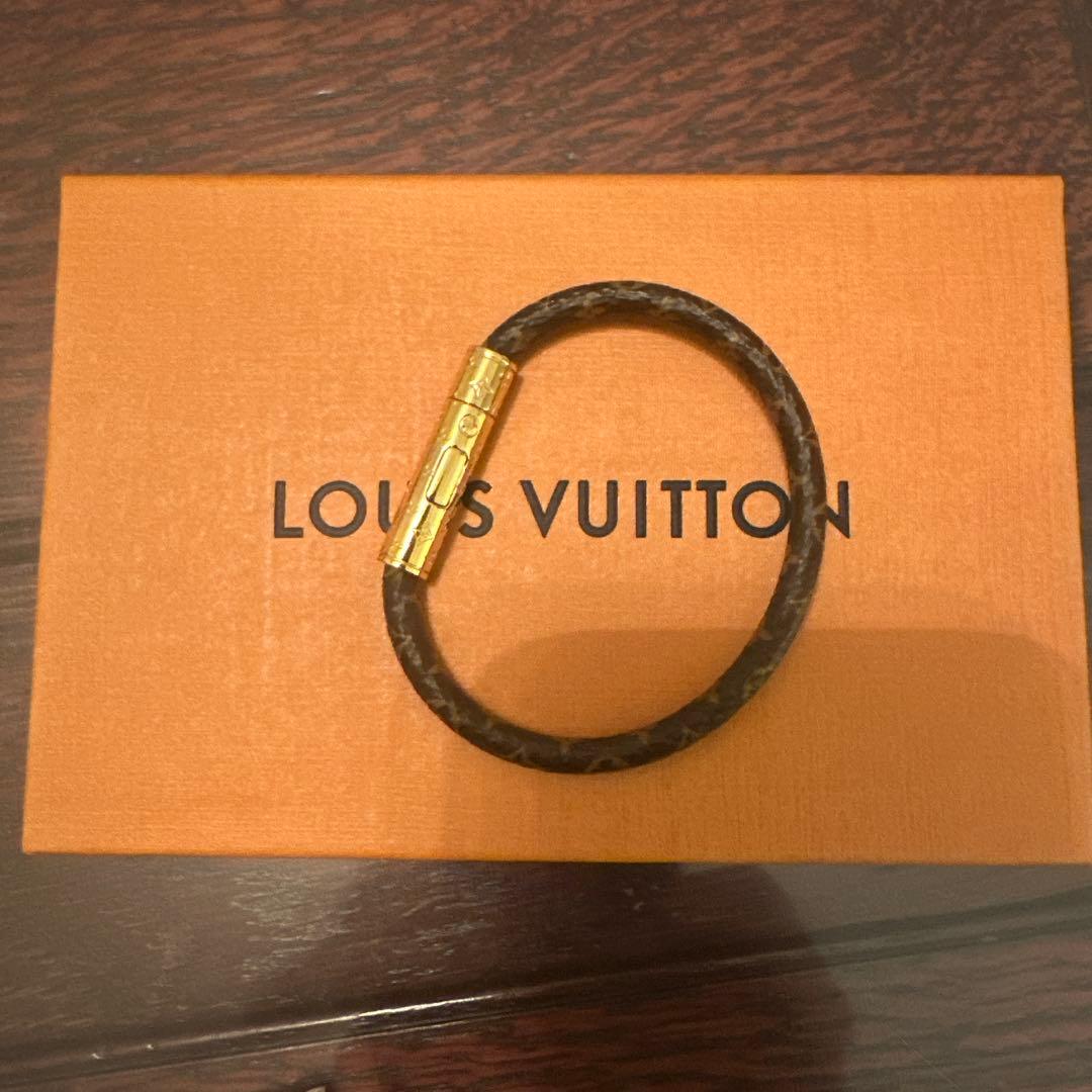 お値下げしました♡ ルイヴィトン。モノグラムパターン バングル・リストバンド