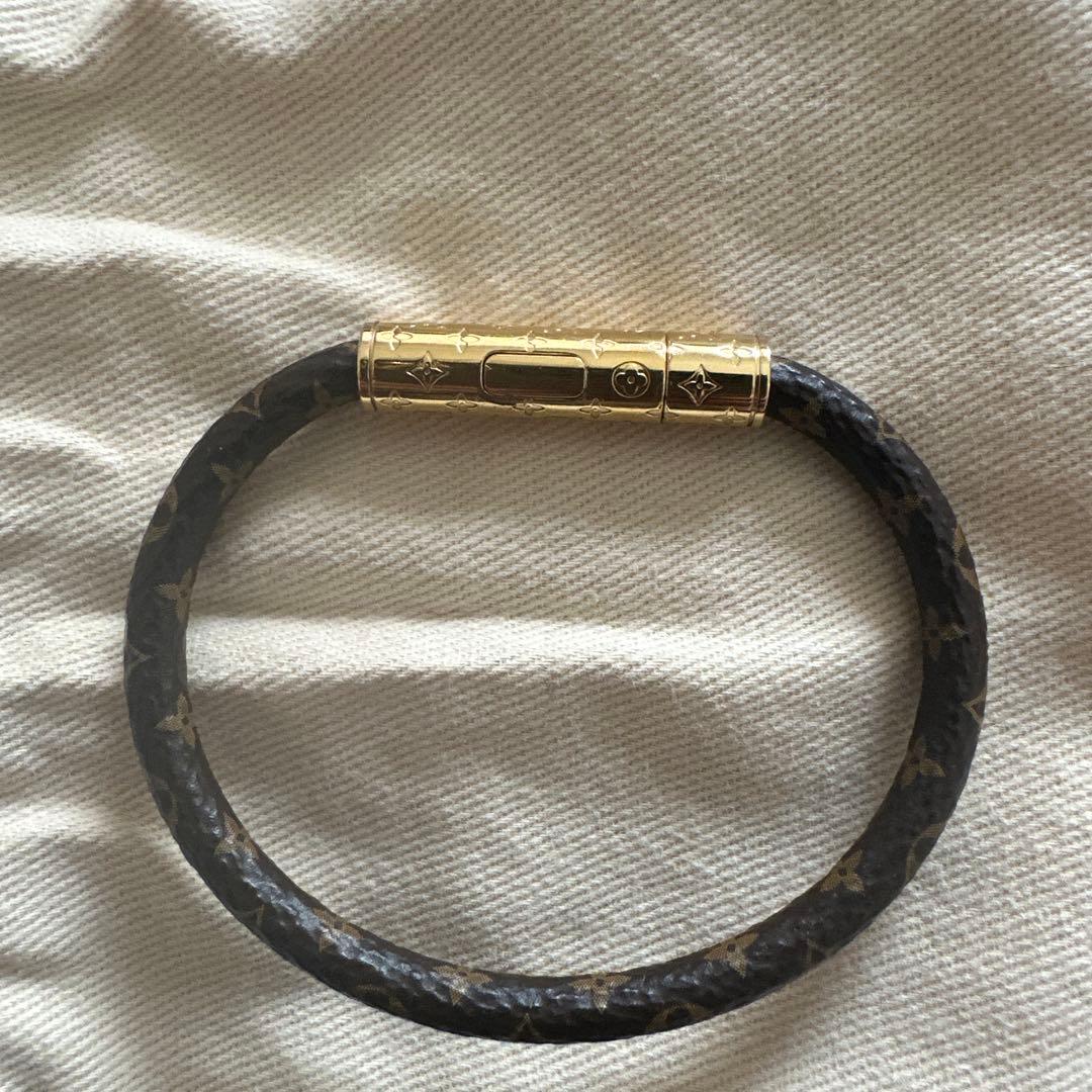 お値下げしました♡ ルイヴィトン。モノグラムパターン バングル・リストバンド