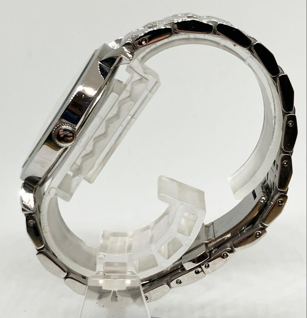 Vivienne Westwood オーブ腕時計 黒文字盤 VW-7043