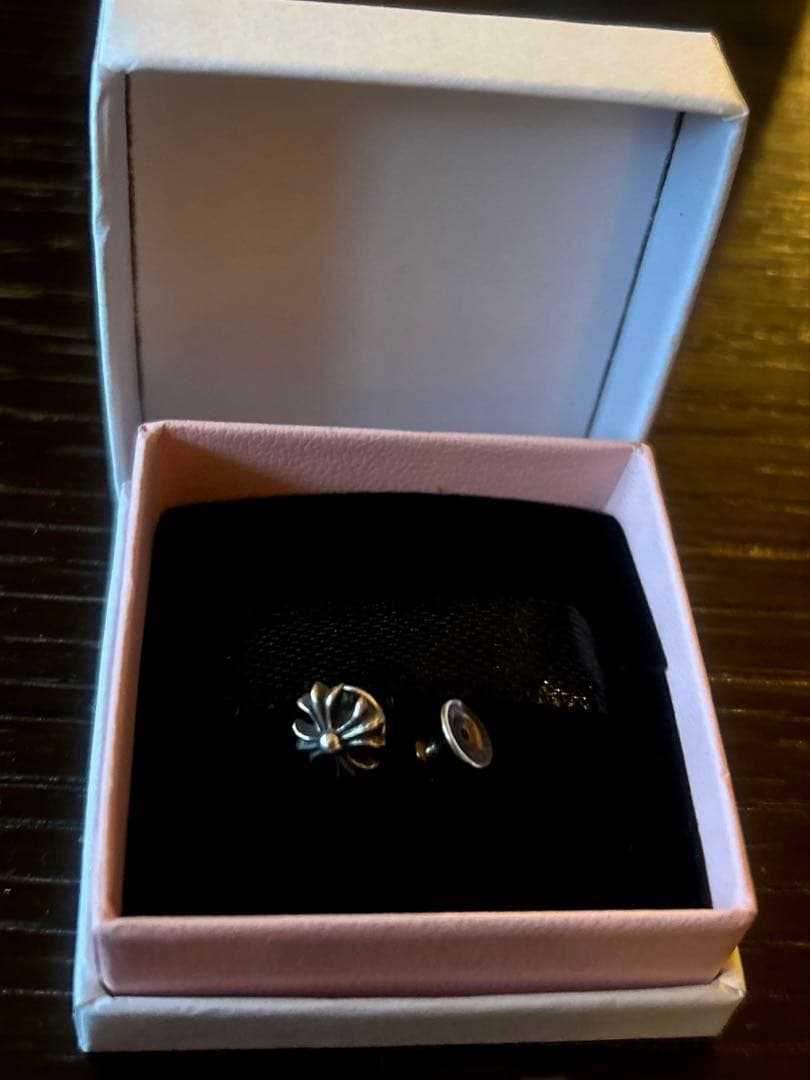 アクセサリー Chrome Hearts CH Plus Stud pierced