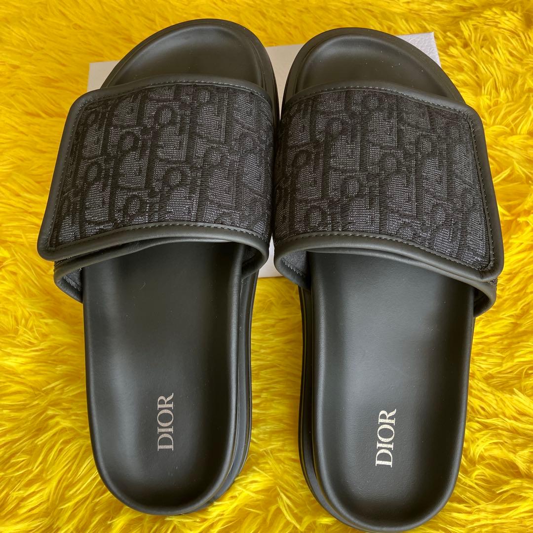 DIOR ブラック サンダル ロゴ入り