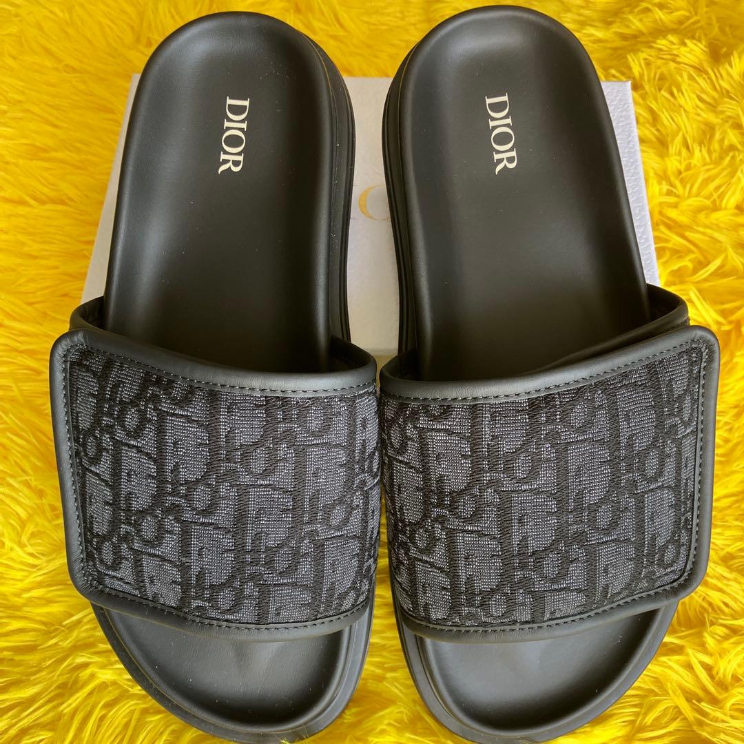 DIOR ブラック サンダル ロゴ入り