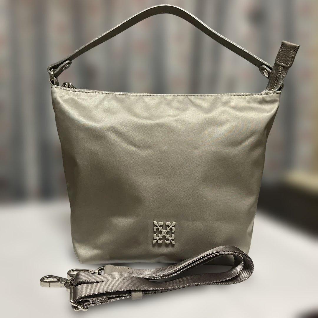 ラシットクラウズナイロンシンプルショルダーバッグ