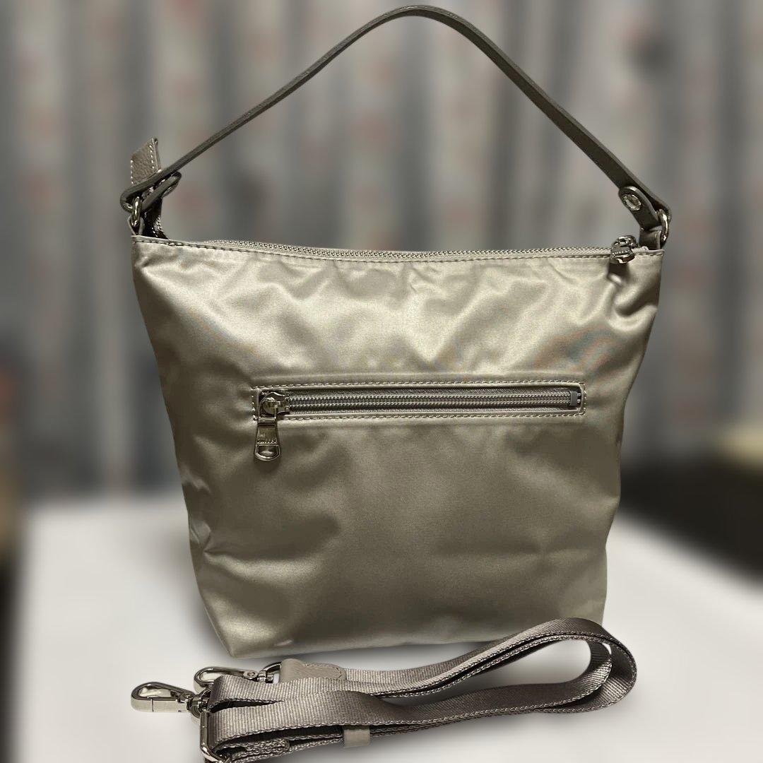 ラシットクラウズナイロンシンプルショルダーバッグ