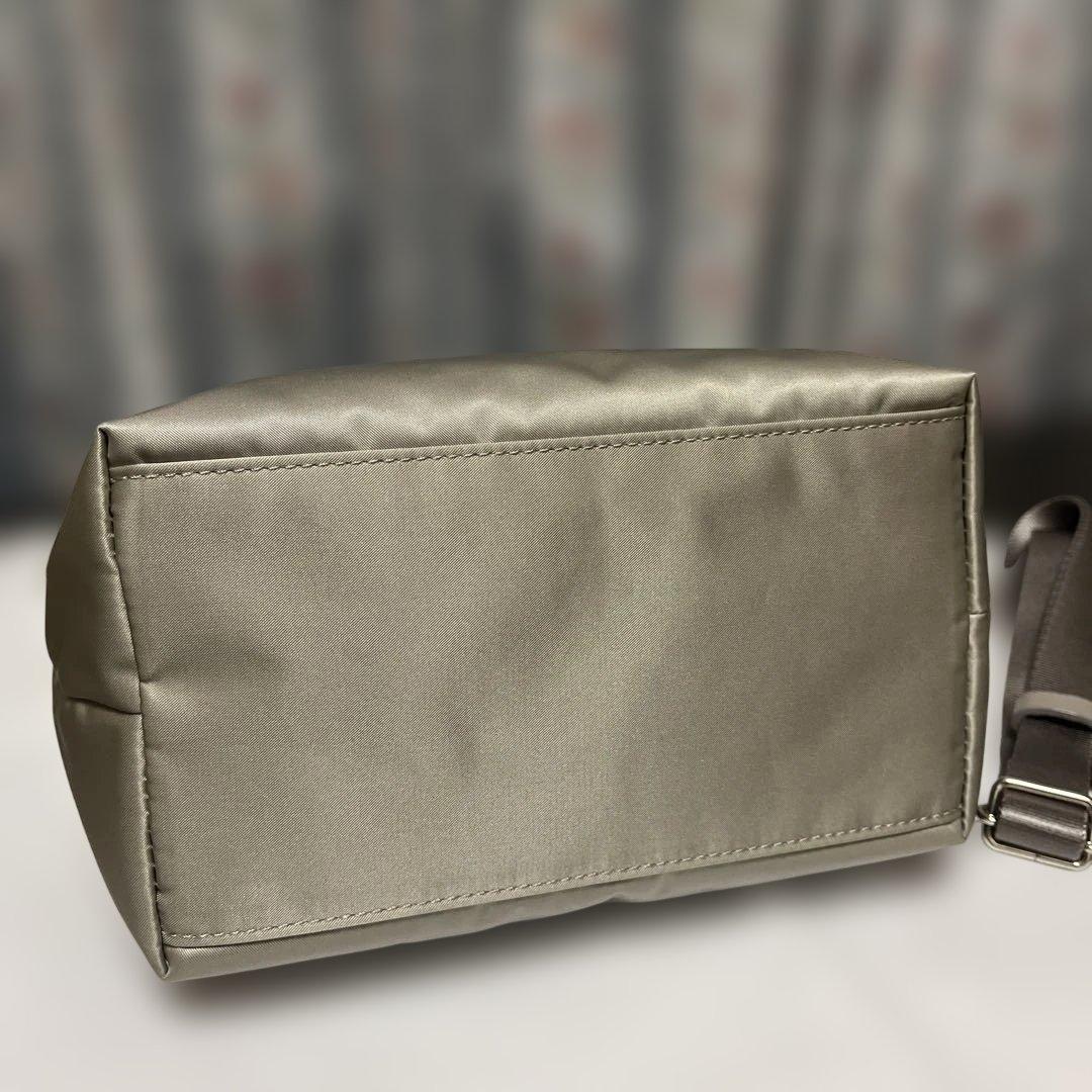 ラシットクラウズナイロンシンプルショルダーバッグ