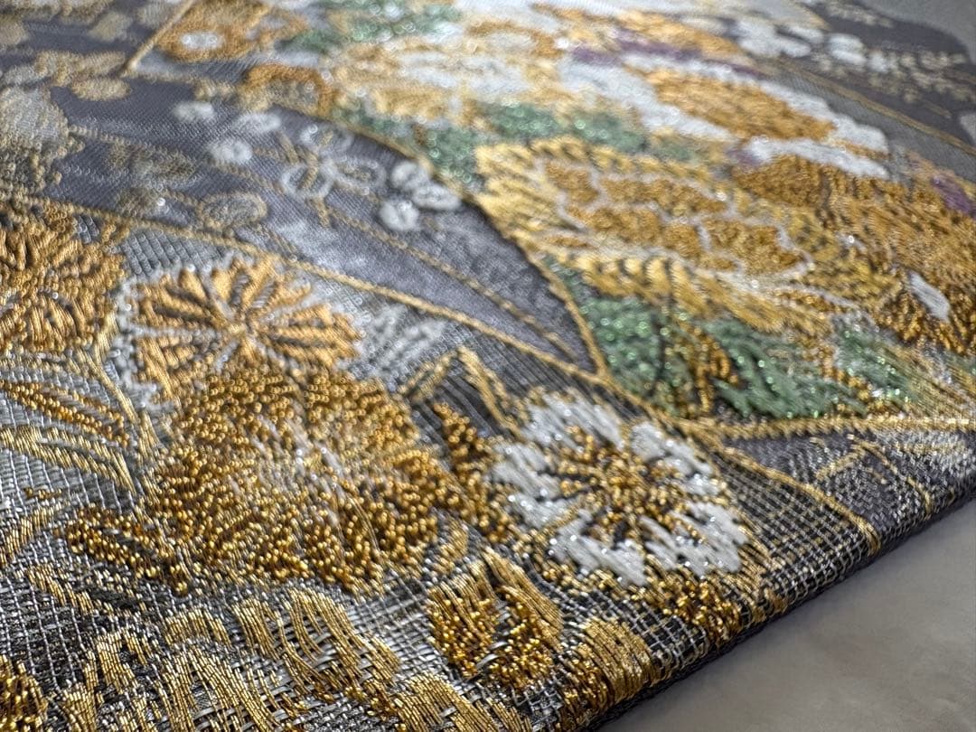 袋帯 六通 扇 松 菊 紅葉 牡丹 流水 唐織 刺繍
