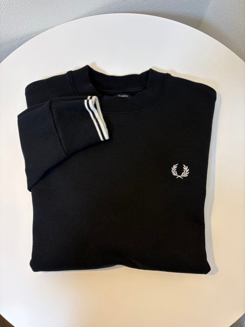 フレッドペリー　FREDPERRY ブラック 刺繍 クルーネック スウェット