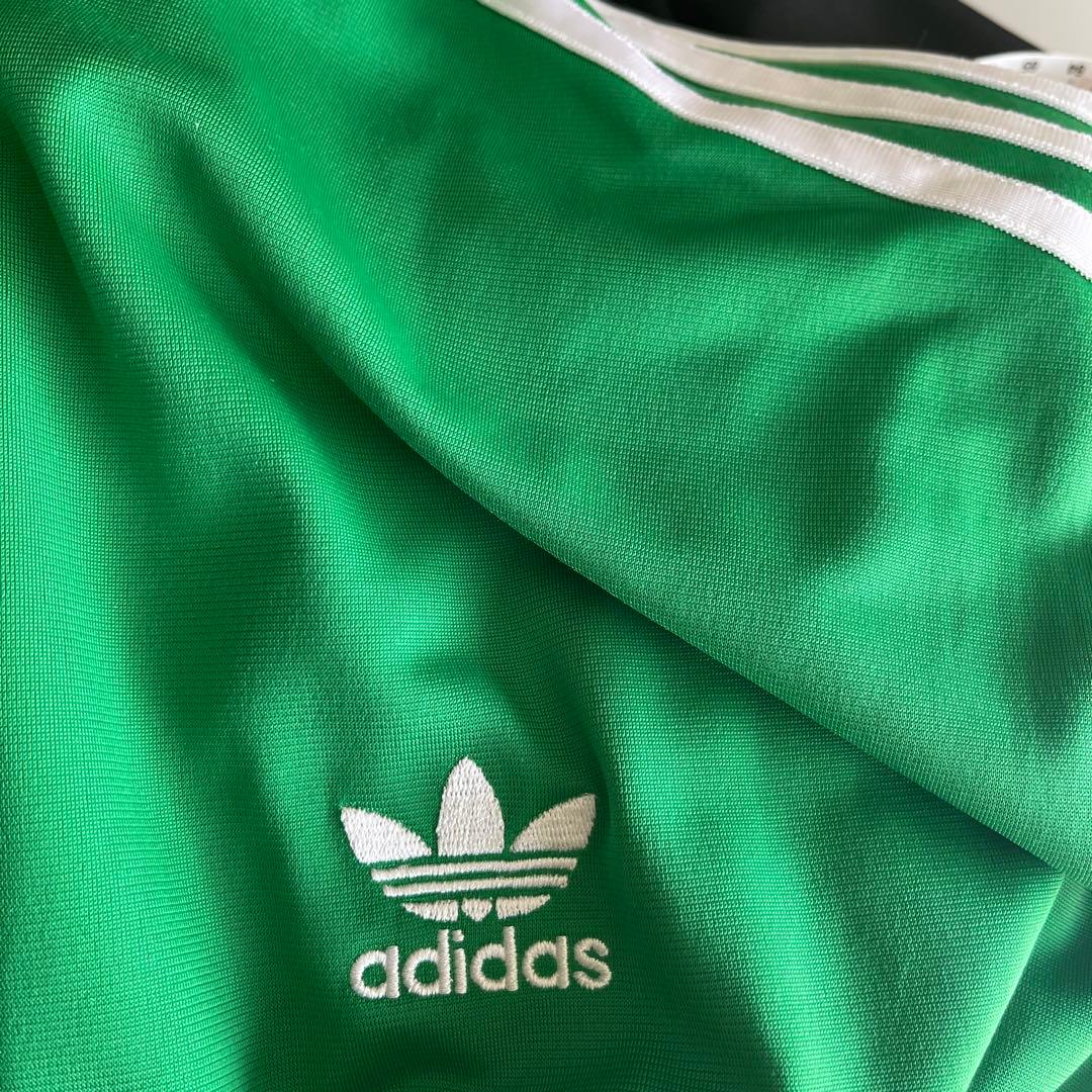 新品タグ付きadidas トレフォイルロゴ　グリーン ジャージジャケット