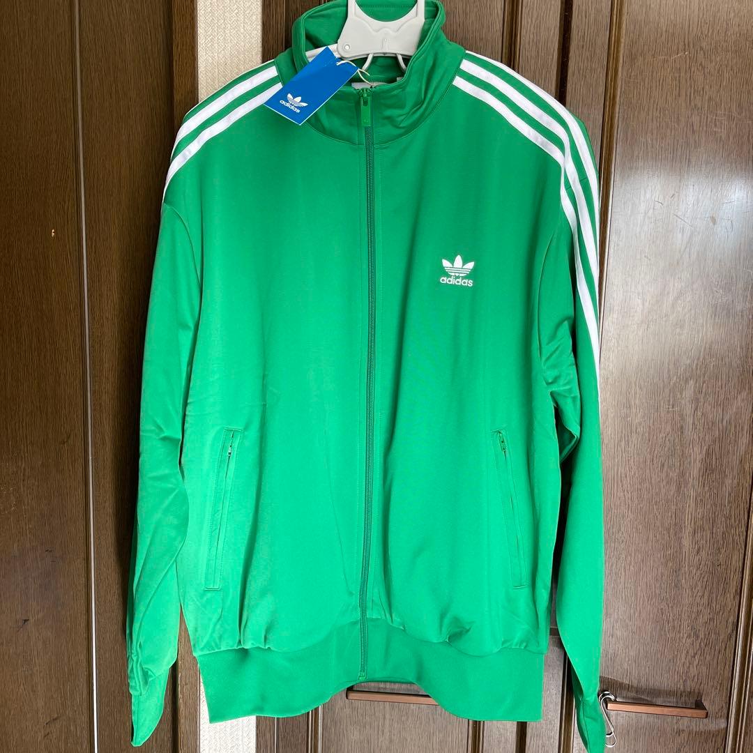 新品タグ付きadidas トレフォイルロゴ　グリーン ジャージジャケット