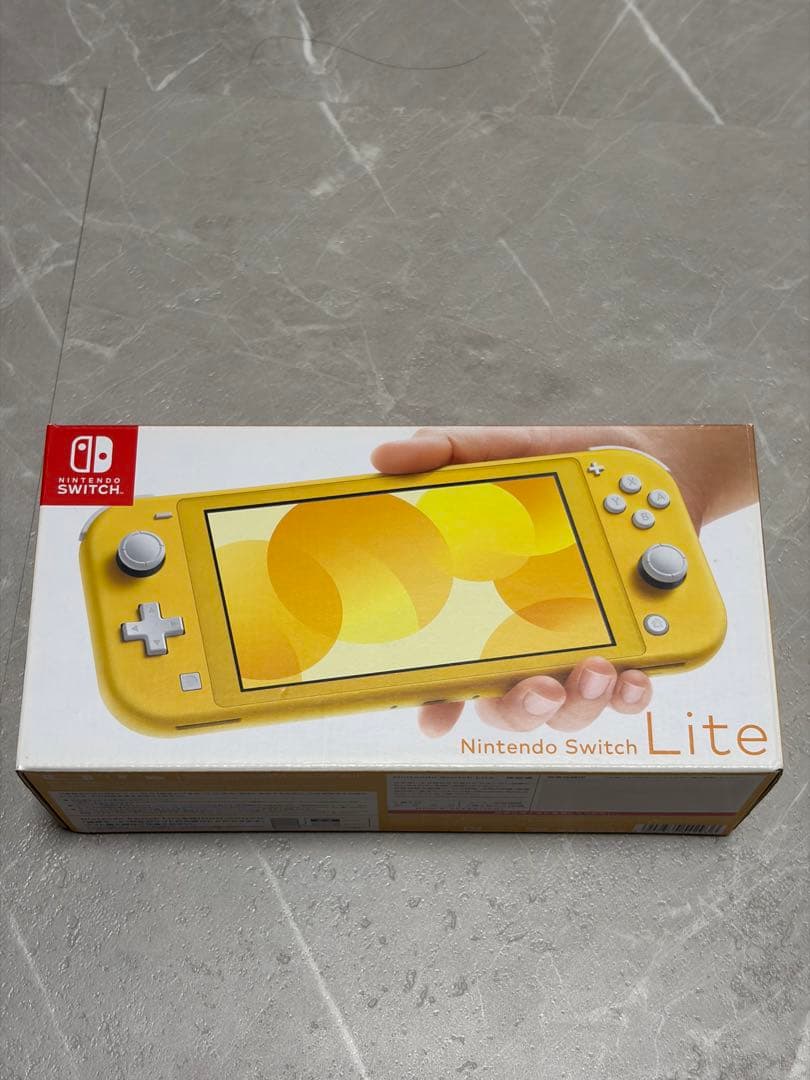 Nintendo Switch Lite イエロー 本体　充電コード無　保証書付