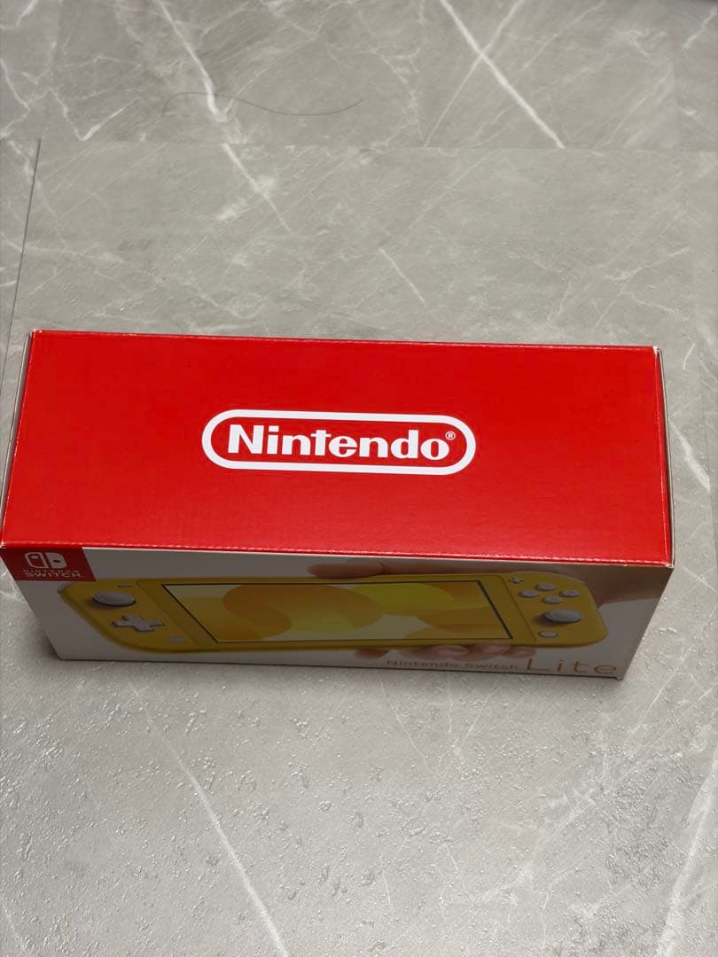 Nintendo Switch Lite イエロー 本体　充電コード無　保証書付