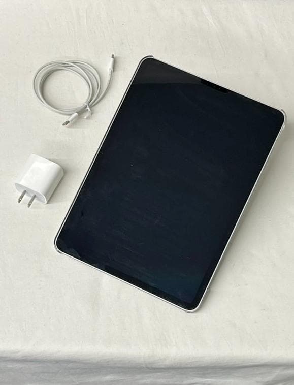 iPad Pro 11インチ（M1）シルバー 第3世代 MHQT3J/A