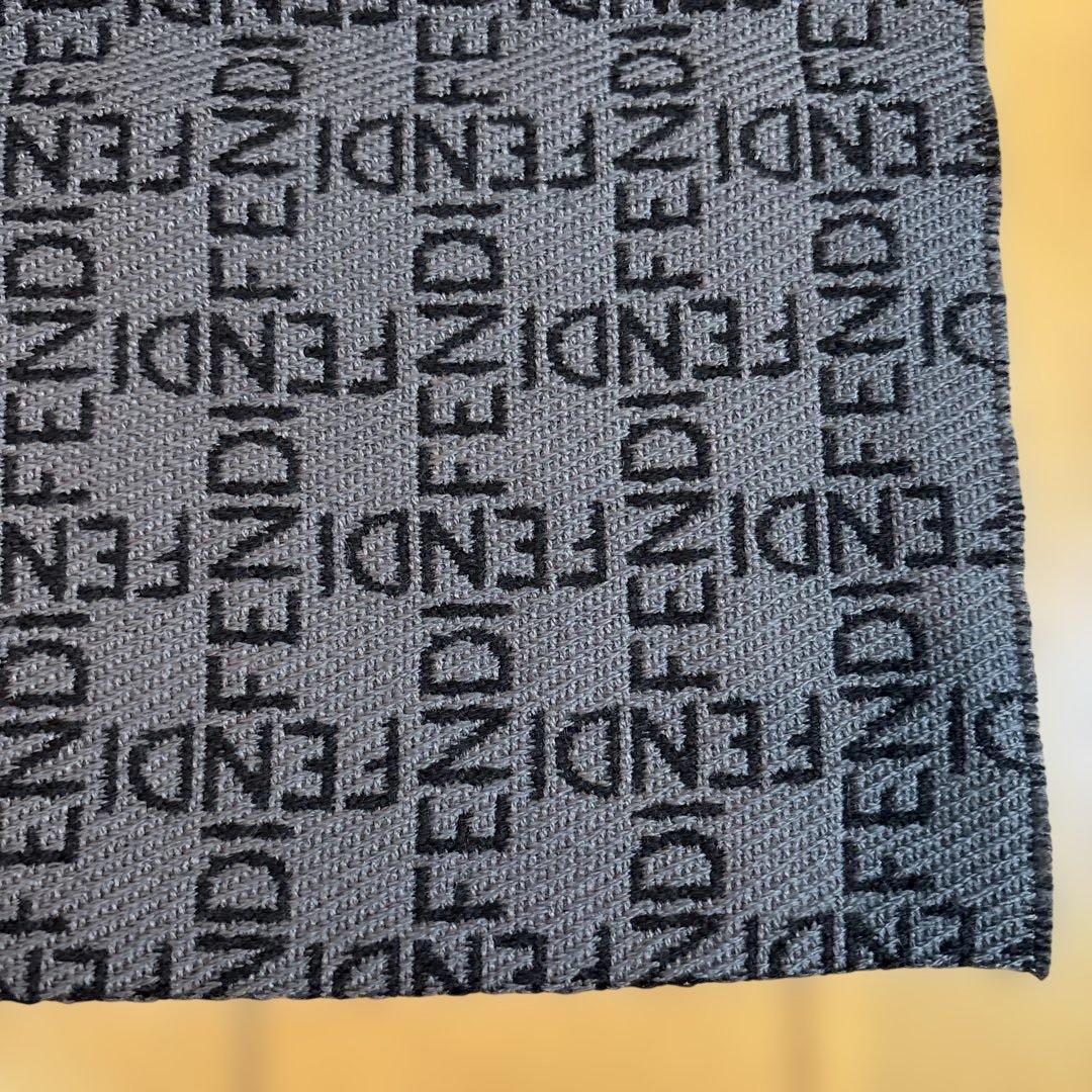 最終お値下げ！FENDI ロゴ マフラー グレー ブラック