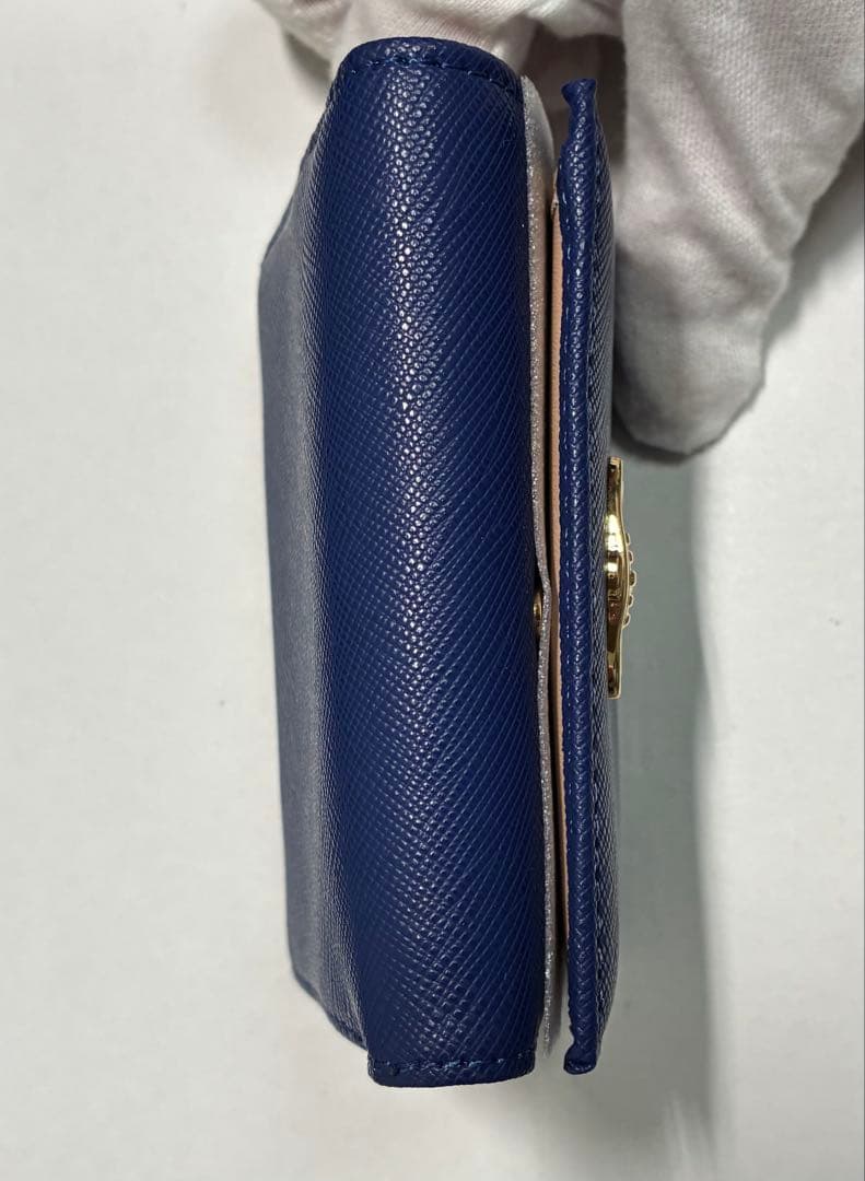 【新品】Vivienne Westwood 折財布 青 シンプル がま口 定番