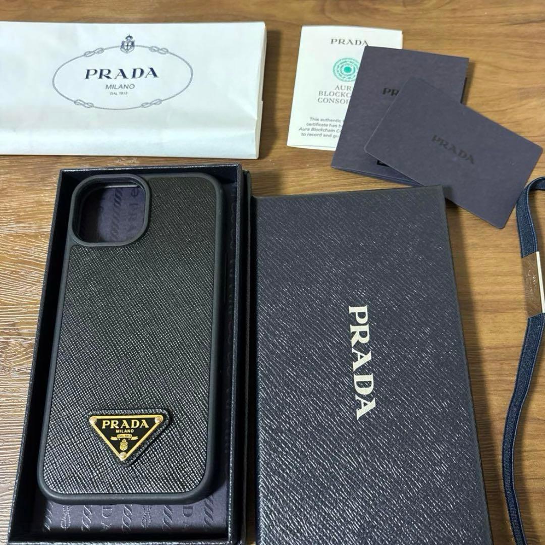 PRADA iPhone15レザーケース