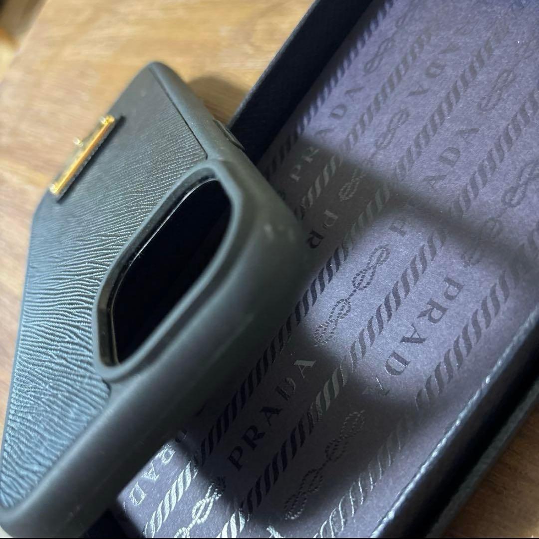 PRADA iPhone15レザーケース