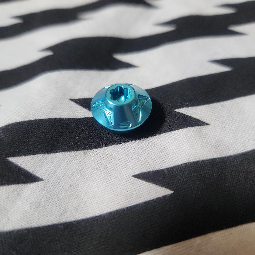 リブレ　LIVRE　限定　センターナット　シマノ左　ライトブルー　パープル