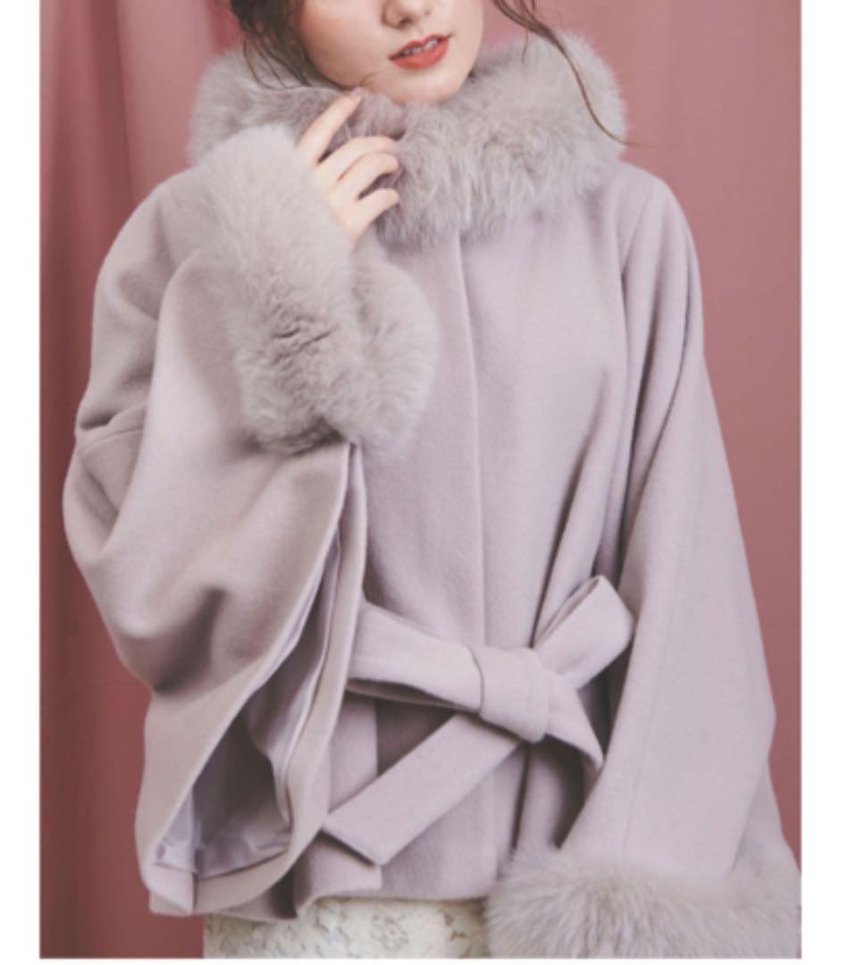 ノエラ　ファー付きポンチョコート　ケープコート　ホワイト　サイズフリー